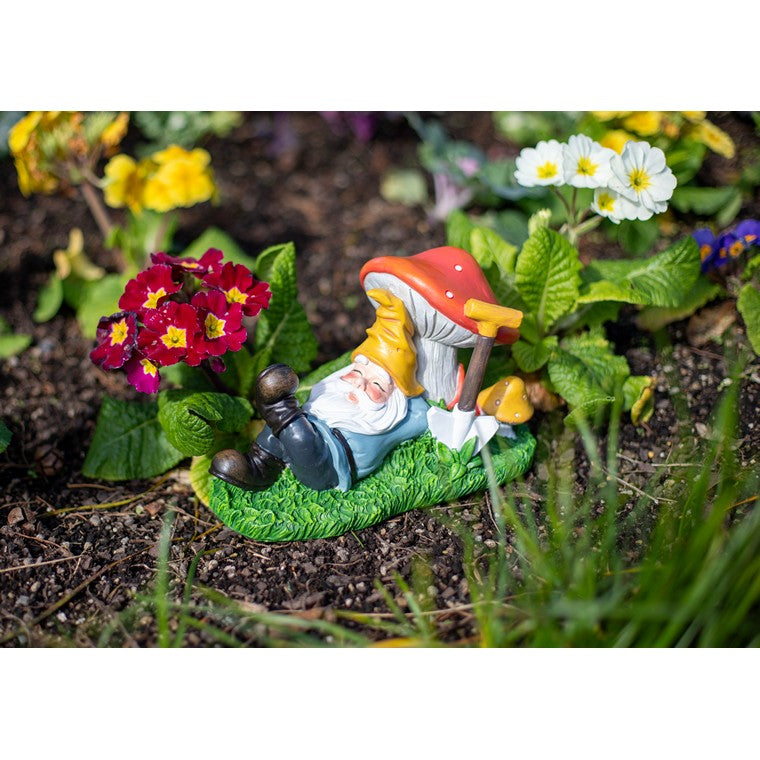 Garden Gnome, Napping